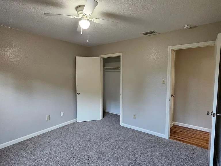 1402 Sheppard Ln — Photo 27