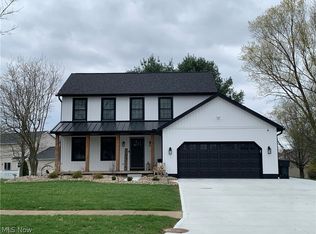 681 Oakcrest Dr, Wadsworth, OH 44281