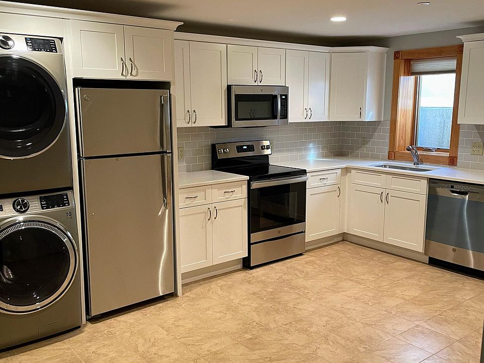 Kitchen / Laundry Area