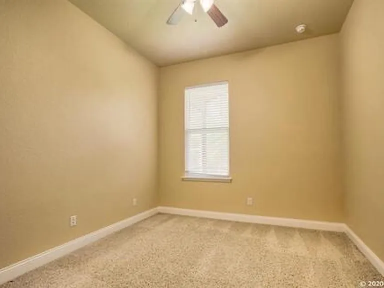 8933 SW 74th Ave — Photo 9