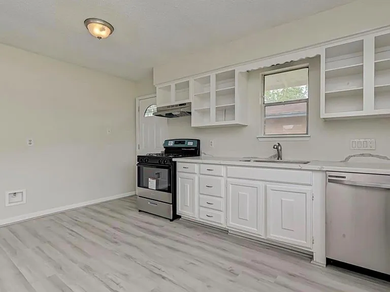 4222 Sevan St — Photo 4
