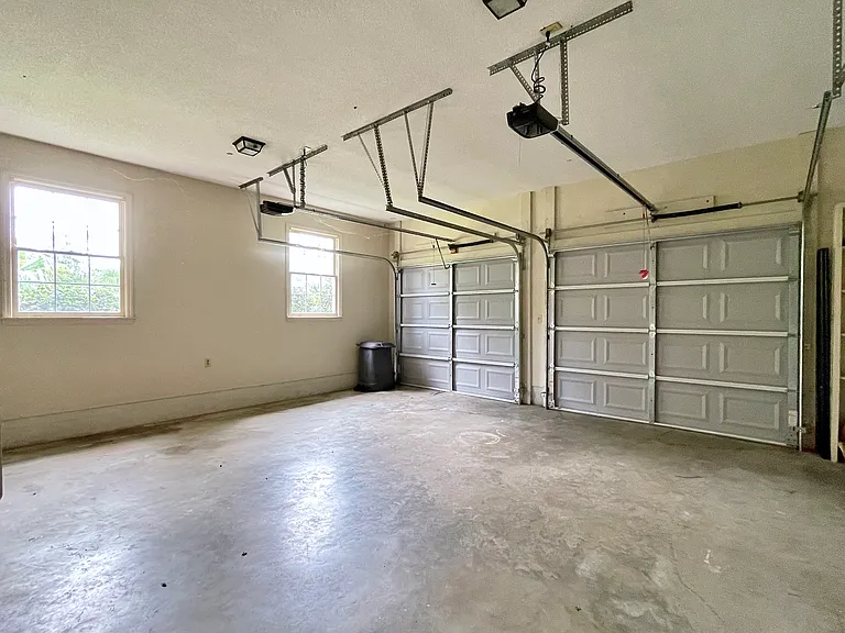 219 Green Lake Dr — Photo 37