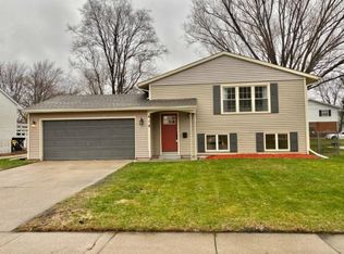 618 E 40th Pl, Griffith, IN 46319