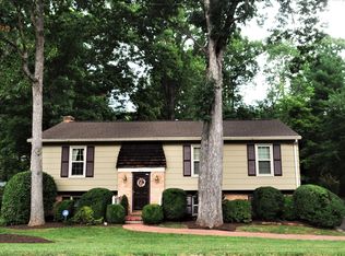 3921 Hummingbird Ln, Roanoke, VA 24018