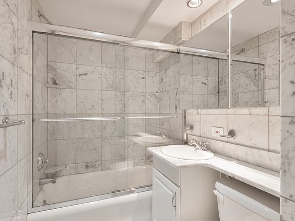 3rd image of 25 Tudor City Pl APT 1415