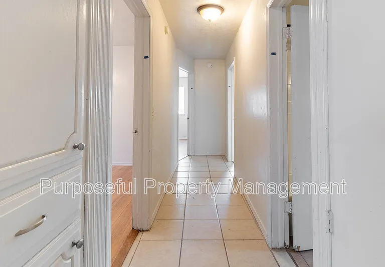 1324 SW 61st Ter — Photo 12
