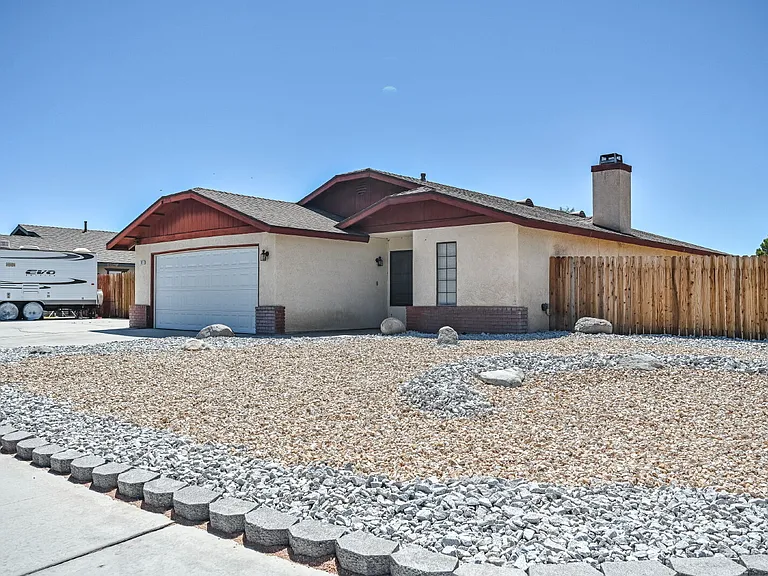 315 Reese St — Photo 1