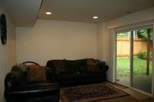 4th image of 921 S 117th Ct