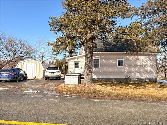 3rd image of 2 Cross Rd