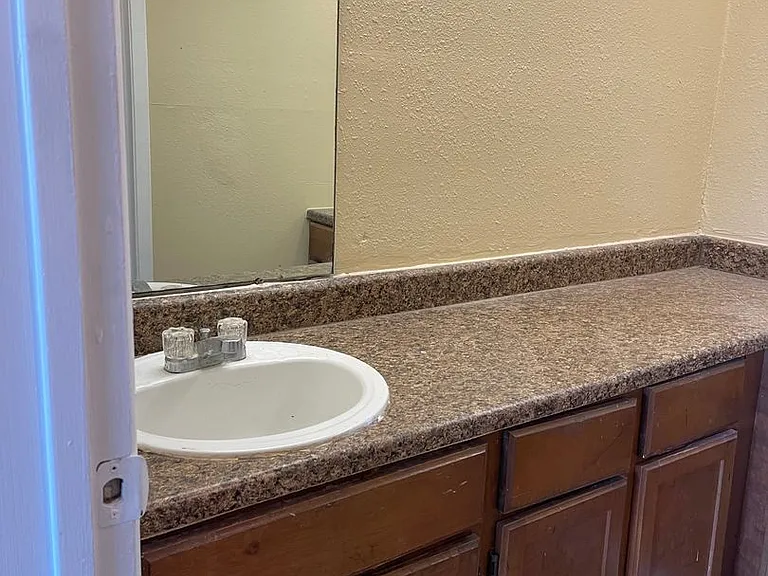 2410 Capitan Dr #A — Photo 11