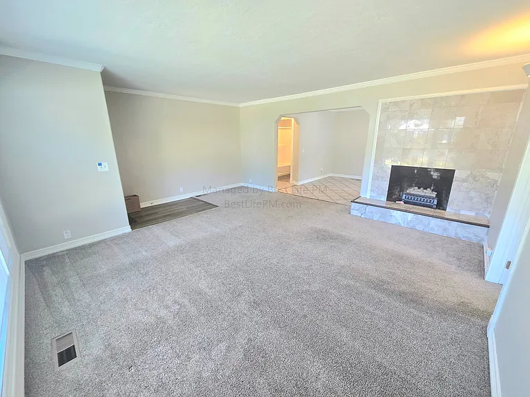 114 SE 218th Ave — Photo 7