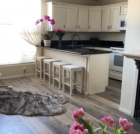 4th image of 11645 Montana Ave #31