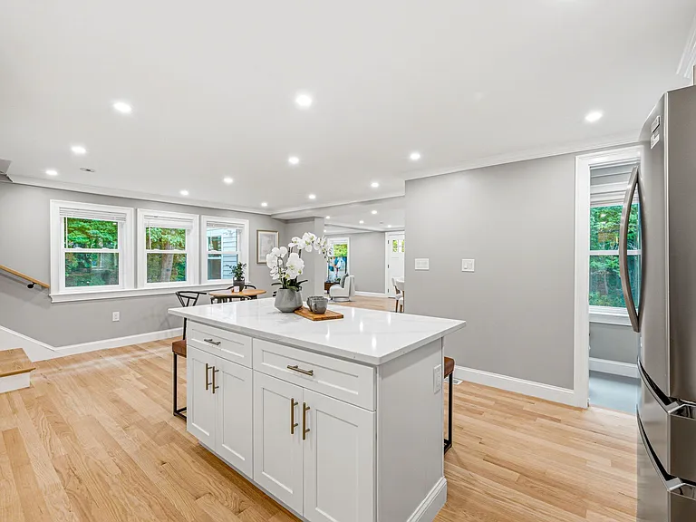 63 Russell Rd — Photo 5