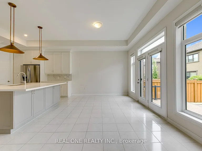 140 Zachary Cres — Photo 13