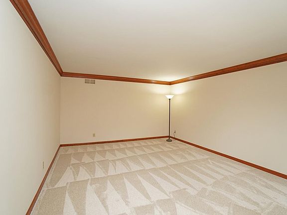 4th image of 10020 Bolingbroke Dr