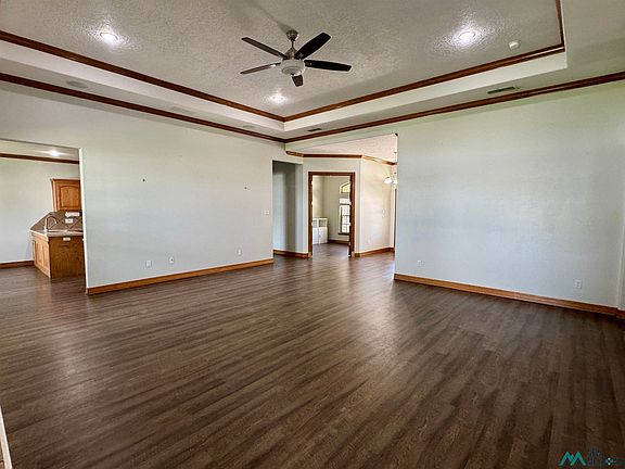 5th image of 3924 Springwood Dr
