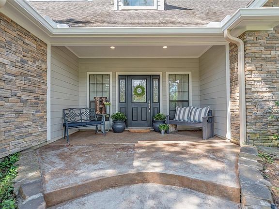 5th image of 12633 Brandi Ln