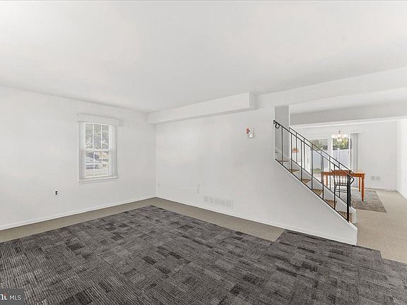 5th image of 20 Patrick Henry Ct