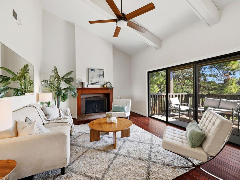 1st image of 3327 La Mesa Dr APT 12