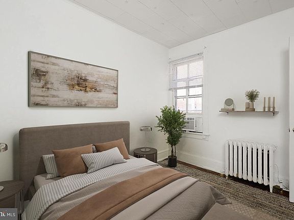 4th image of 1233 33rd St NW