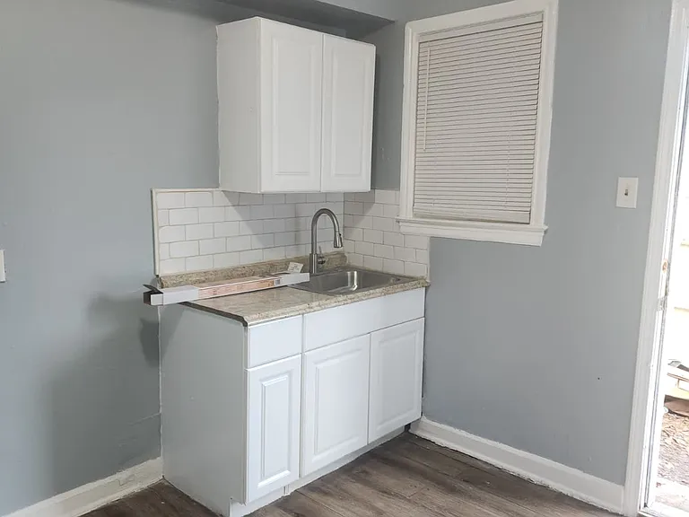 2418 Brooklyn Ave #1 — Photo 2