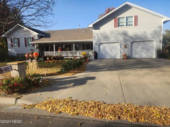 1305 11th Ave NE, Watertown, SD 57201