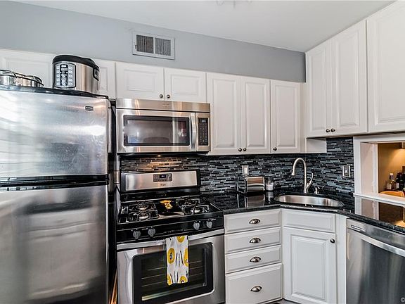 5th image of 401 N Hamilton St APT A