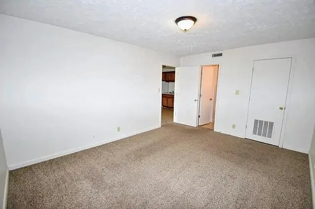 178 Hadley Dr #C — Photo 4