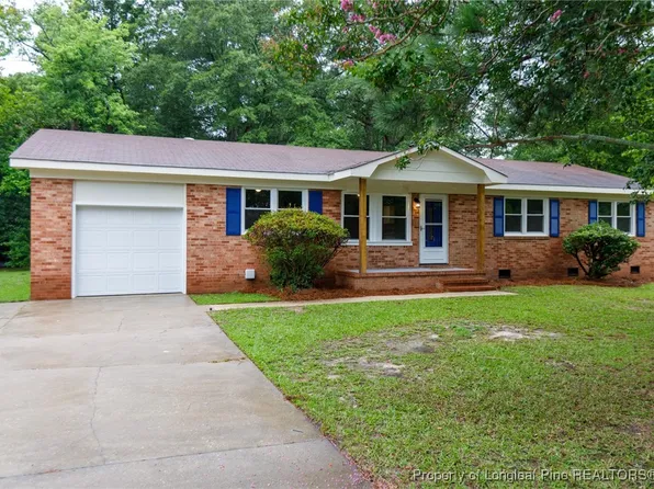 200 W Sunset Dr, Red Springs, NC 28377