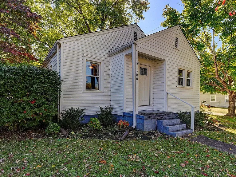 700 Oglewood Ave — Photo 3