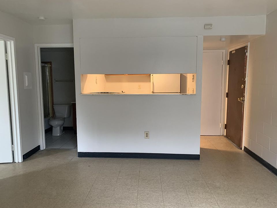 1st image of 911 Rogers Pl #1125