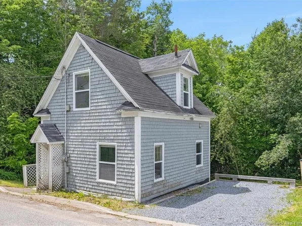 20 Acadia Cres, Hampton, NB E5N 3A1