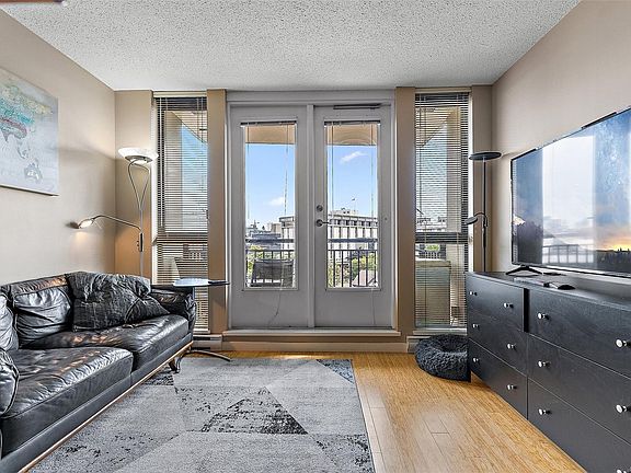 2nd image of 751 Fairfield Rd #1103