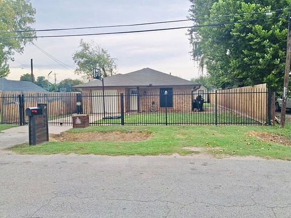 2nd image of 2609 Ivy St