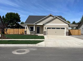 2769 Roberts Rd, Medford, OR 97504