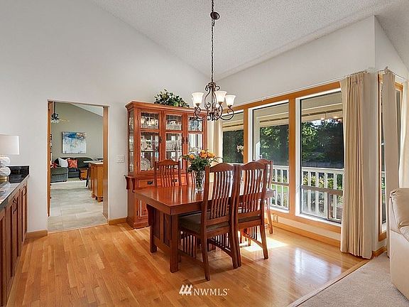 4th image of 4720 264th Ave NE