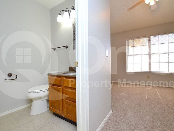 4th image of 4901 E Kelton Ln Unit 1094