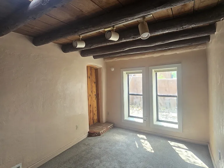 246 Casados St — Photo 9