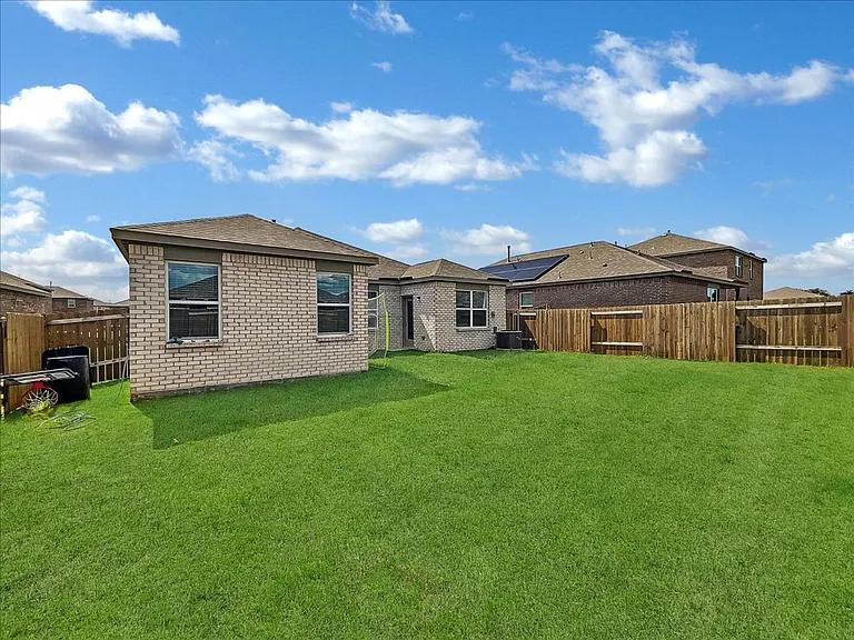 2112 Erlinda Dr — Photo 33