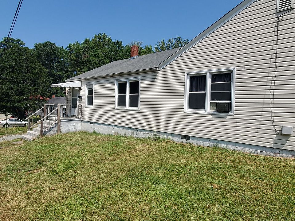 1st image of 2400 Maywood St