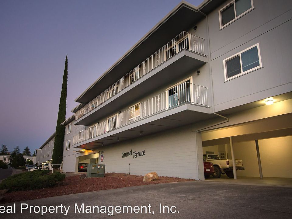 1st image of 2805 Pioneer Dr APT 06