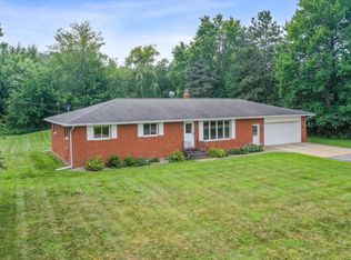 9351 Yurek Rd, Pulaski, WI 54162