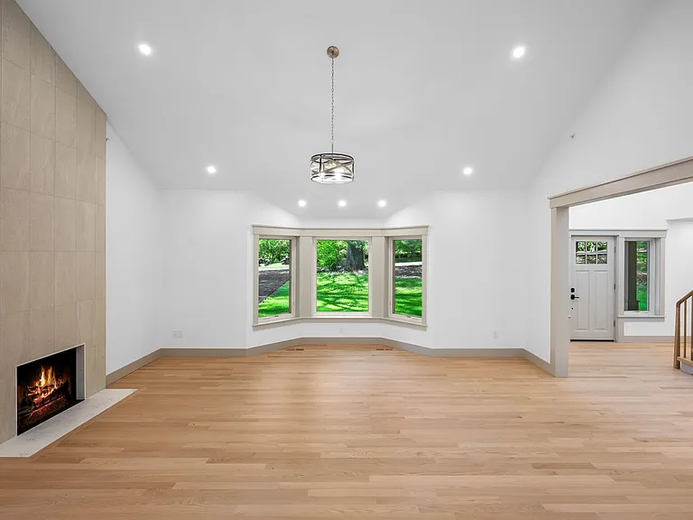 1111 Hardscrabble Rd — Photo 9