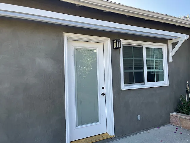 Studio, 240 sqft, $2,400 — Photo 1