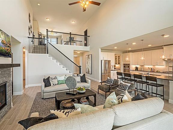 5th image of 13564 Carmenita Dr
