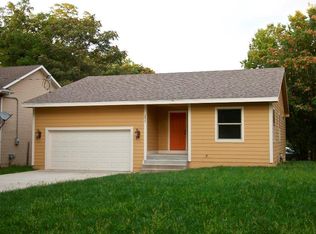 3825 Lawnwoods Dr, Des Moines, IA 50310