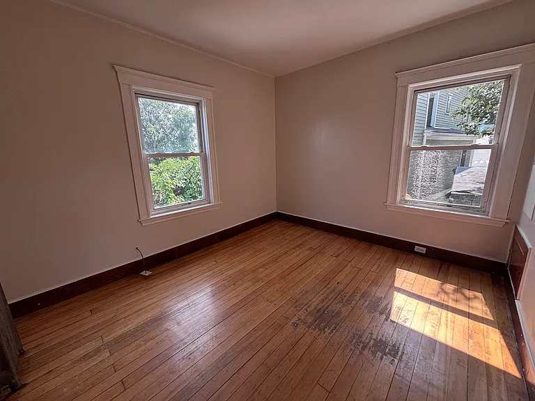 376 McGrath Hwy — Photo 21
