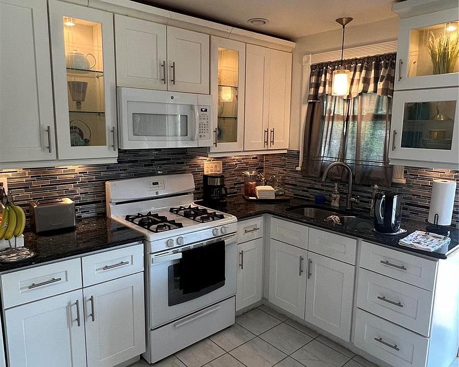 2nd image of 8512 Richard Ave