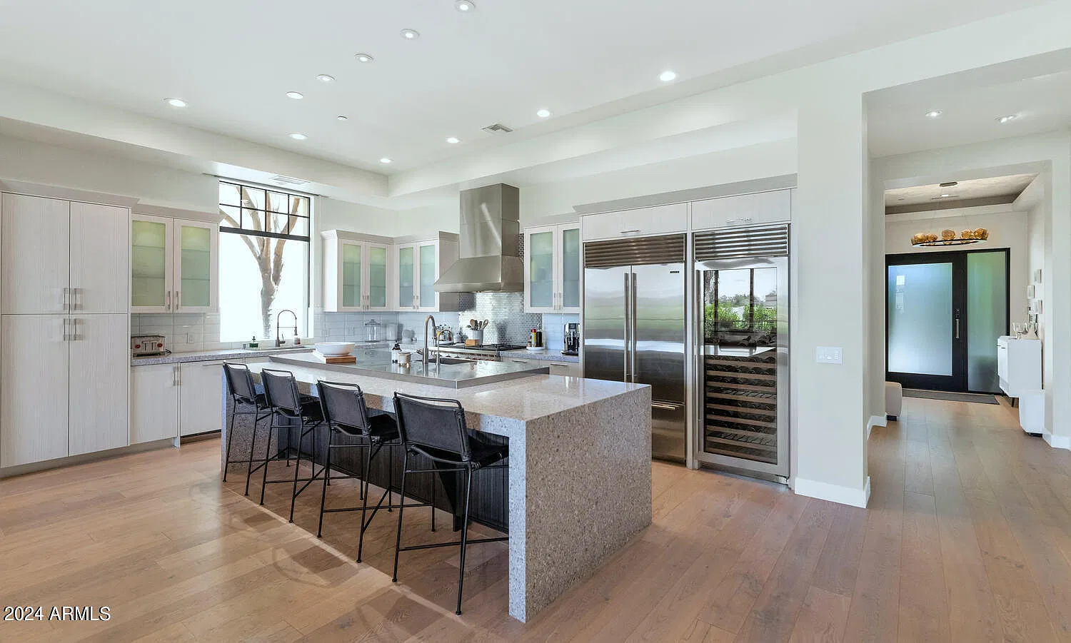 3 bed, 3.5 bath, 2875 sqft, $12,495 — Photo 4