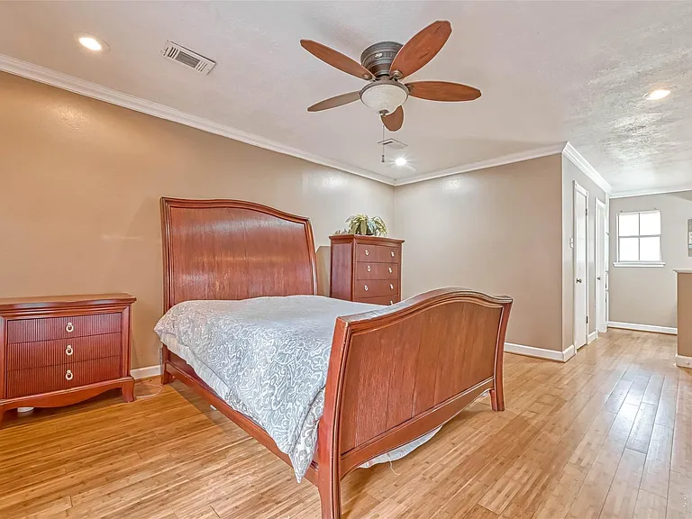 711 Lodgehill Ln — Photo 28